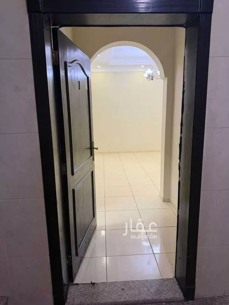 عمارة للإيجار في شارع الثاني والعشرون, حي العقربية, مدينة الخبر, المنطقة الشرقية صورة 4