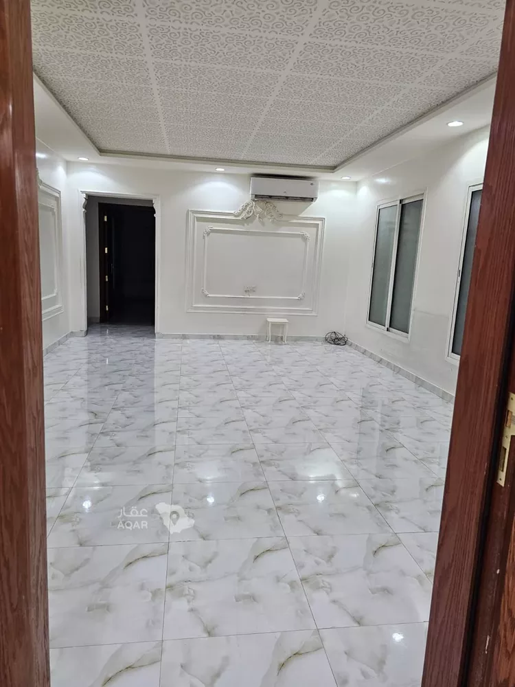 Floor for Rent in Riyadh Al Khalidiyah