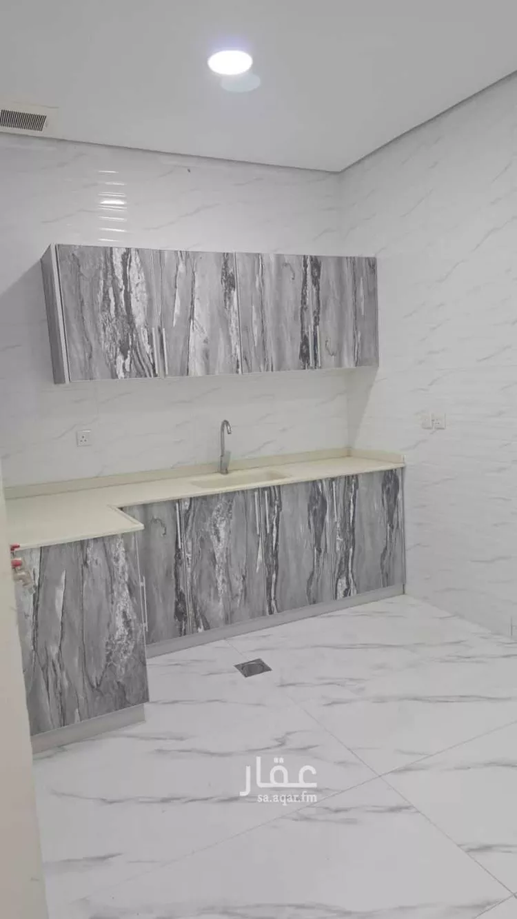 شقة للإيجار في شارع الحادي والعشرون, حي الخبر الجنوبية, مدينة الخبر, المنطقة الشرقية صورة 3