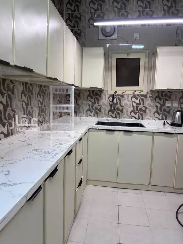 شقة للإيجار في شارع شهيد الدين ثم الوطن محمد يحي عبدالله سحاري, حي المطار, مدينة جازان, منطقة جازان