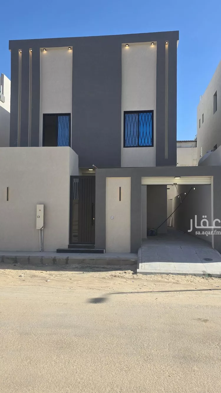 فيلا للبيع في شارع ضمرة بن الحصين, حي أحد, مدينة الدمام, المنطقة الشرقية صورة 2