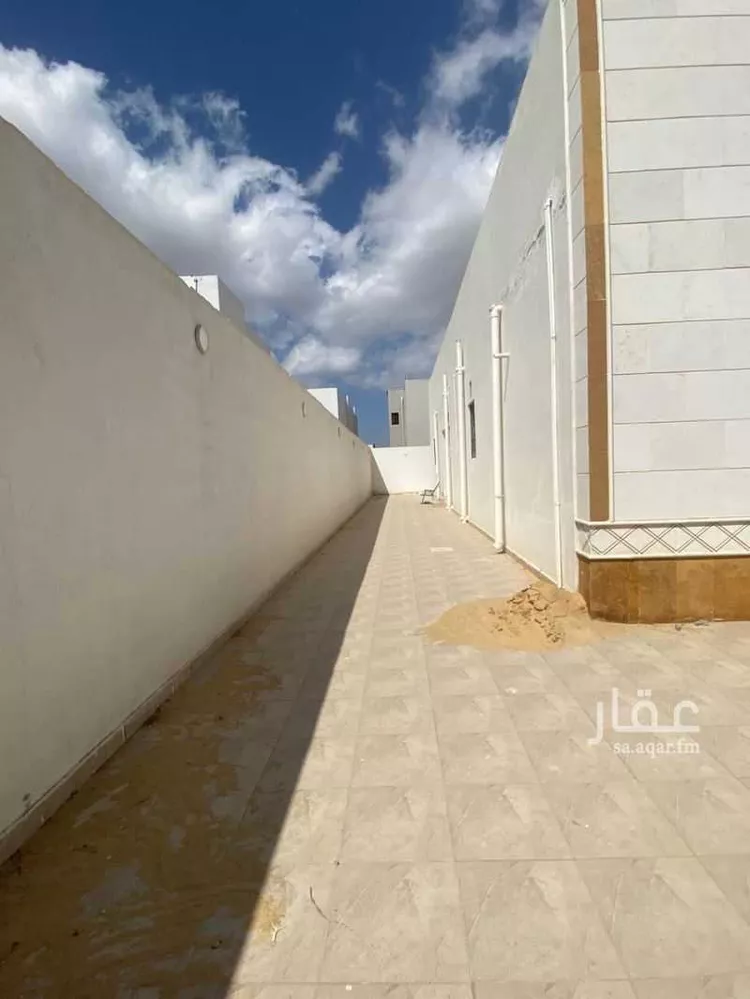 Floor for Sale in Taif Jubrah 8