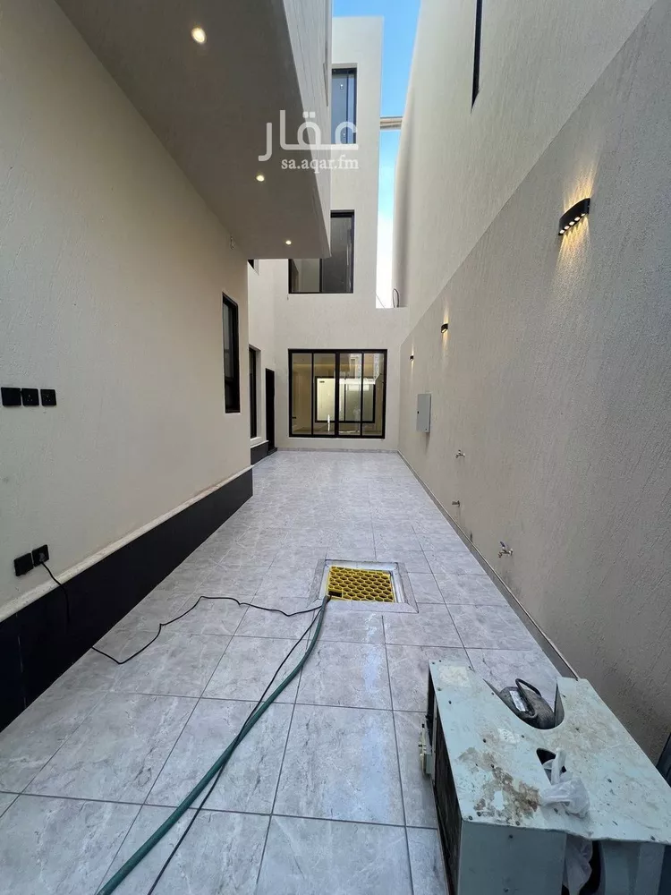 فيلا للبيع في شارع محمد بن أبي بكر القيم, حي المهدية, مدينة الرياض, منطقة الرياض صورة 4