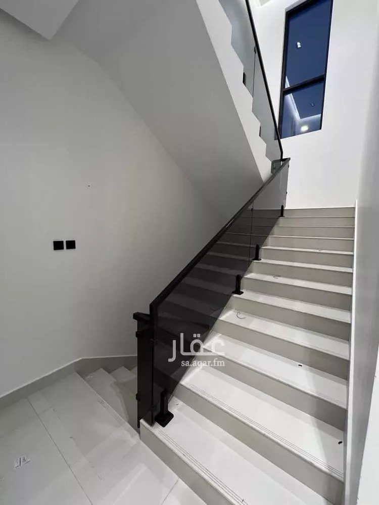 دور للبيع في شارع الحاوي, حي العقيق, مدينة الرياض, منطقة الرياض صورة 3