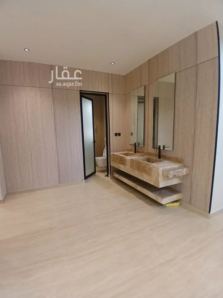 فيلا للبيع في شارع الهفوف, حي الصواري, مدينة الخبر, المنطقة الشرقية 1 صورة