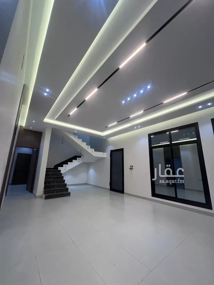 فيلا للبيع في شارع عمر العبداللطيف , حي الرمال, مدينة الرياض, منطقة الرياض