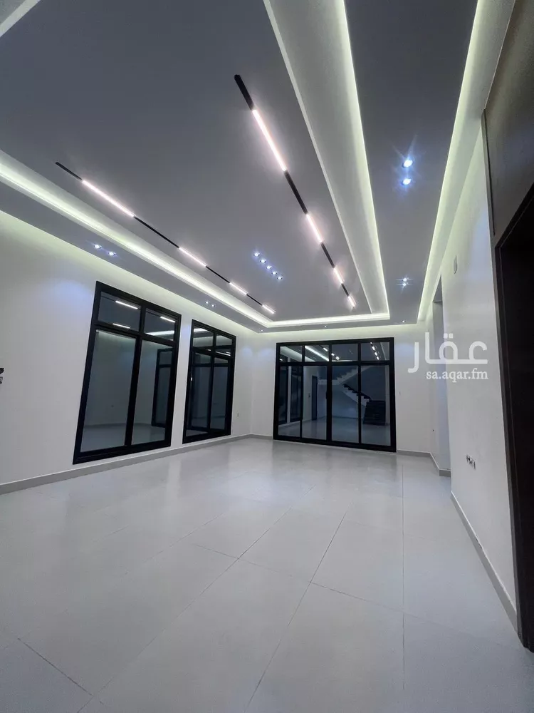 فيلا للبيع في شارع عمر العبداللطيف , حي الرمال, مدينة الرياض, منطقة الرياض صورة 4