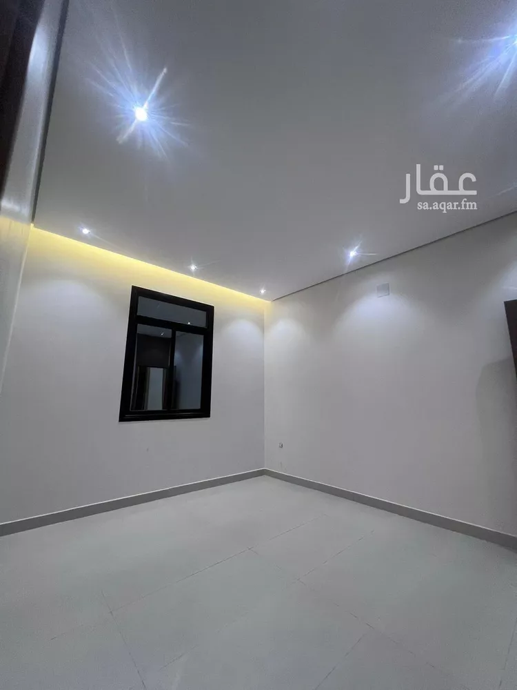 فيلا للبيع في شارع عمر العبداللطيف , حي الرمال, مدينة الرياض, منطقة الرياض صورة 2