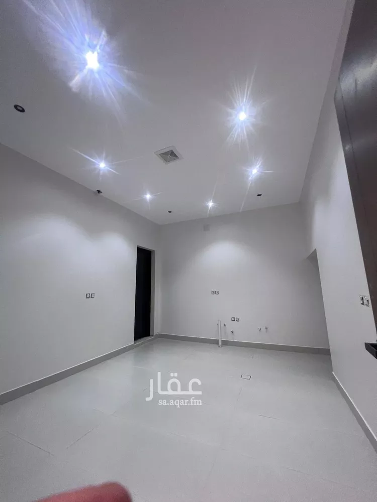 فيلا للبيع في شارع عمر العبداللطيف , حي الرمال, مدينة الرياض, منطقة الرياض صورة 5