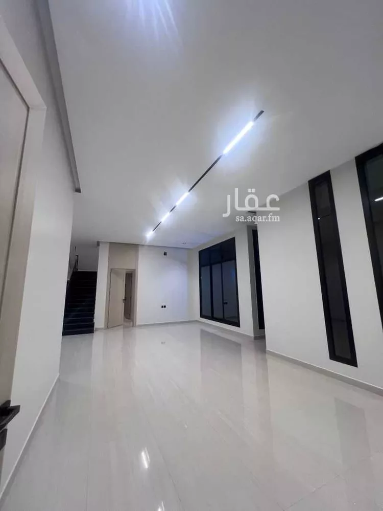 فيلا للبيع في شارع عمر العبداللطيف , حي الرمال, مدينة الرياض, منطقة الرياض صورة 3