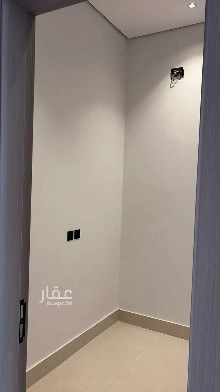 دور للبيع في شارع الحبيل, حي النفل, مدينة الرياض, منطقة الرياض 10