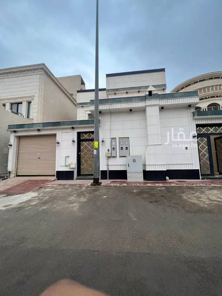 فيلا للإيجار في شارع حسن حسني عبدالوهاب, حي الرمال, مدينة الرياض, منطقة الرياض