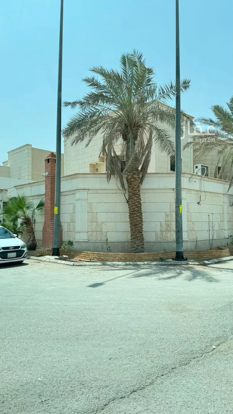 فيلا للبيع في شارع قرن الفتيح, حي المونسية, مدينة الرياض, منطقة الرياض صورة 2