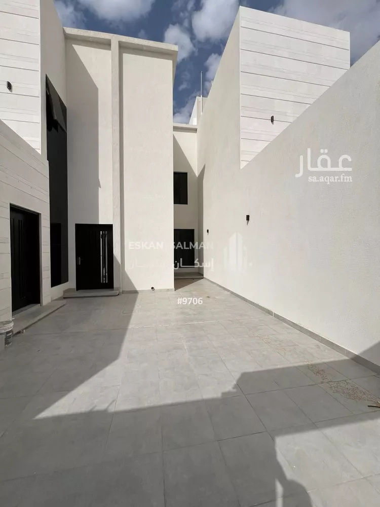 فيلا للبيع في شارع أبي غالب الصباغ, حي العونية, مدينة عنيزه, منطقة القصيم صورة 2