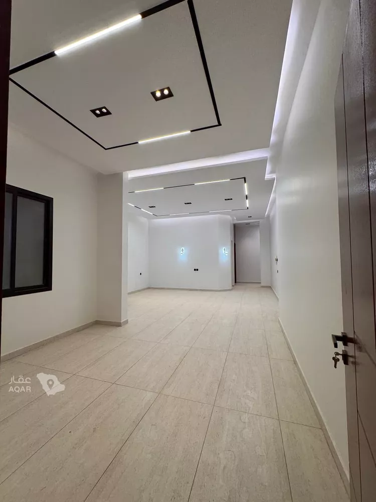 Floor for Rent in Riyadh Al Janadriyah 2