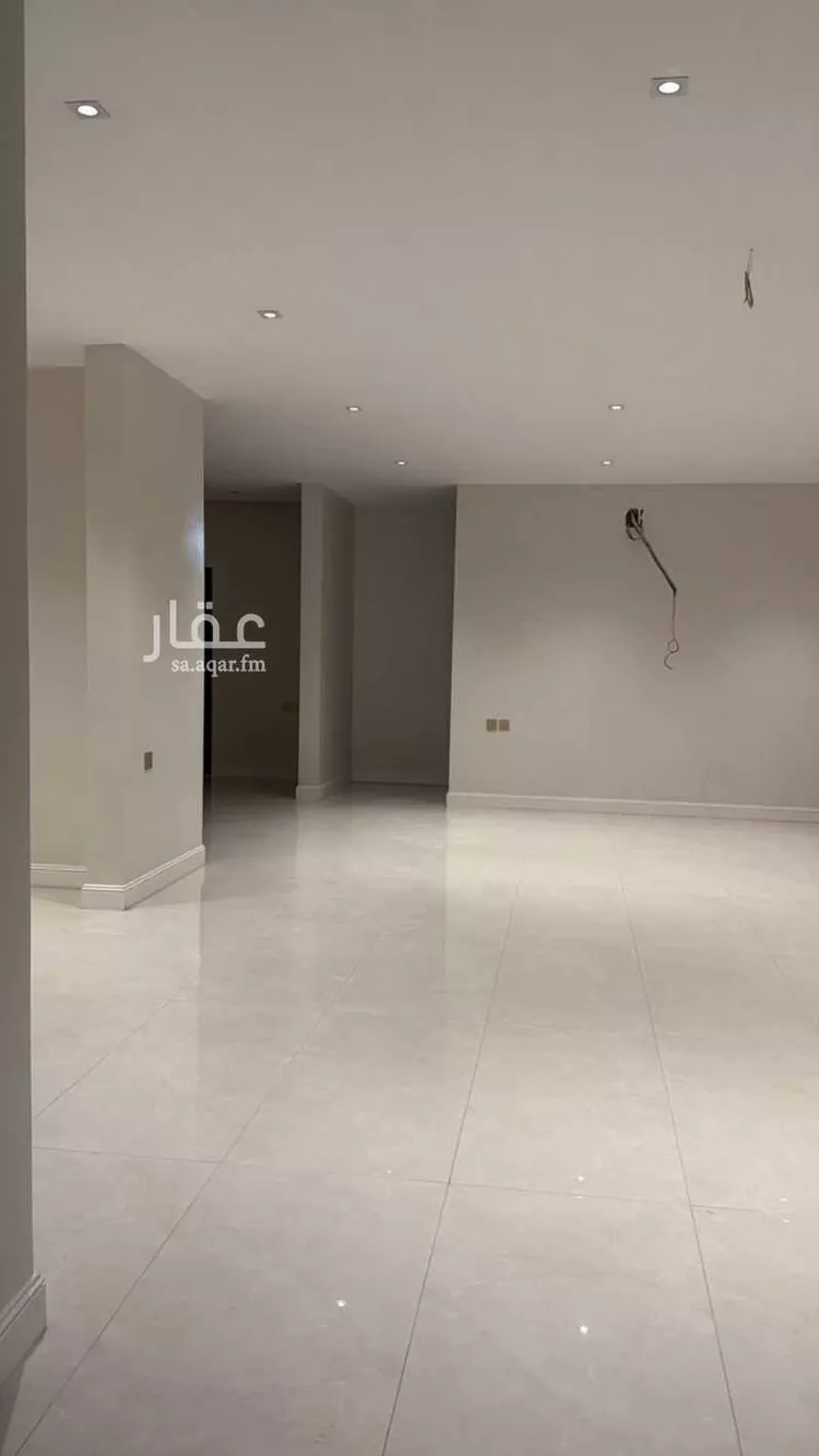 فيلا للبيع في شارع ساجر, حي العريجاء الغربي, مدينة الرياض, منطقة الرياض صورة 2