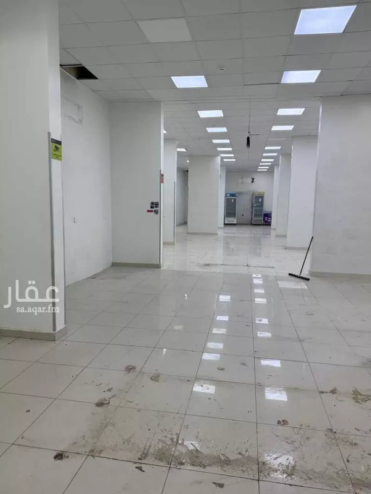 محل للإيجار في شارع حائل, حي ظهرة لبن, مدينة الرياض, منطقة الرياض صورة 3