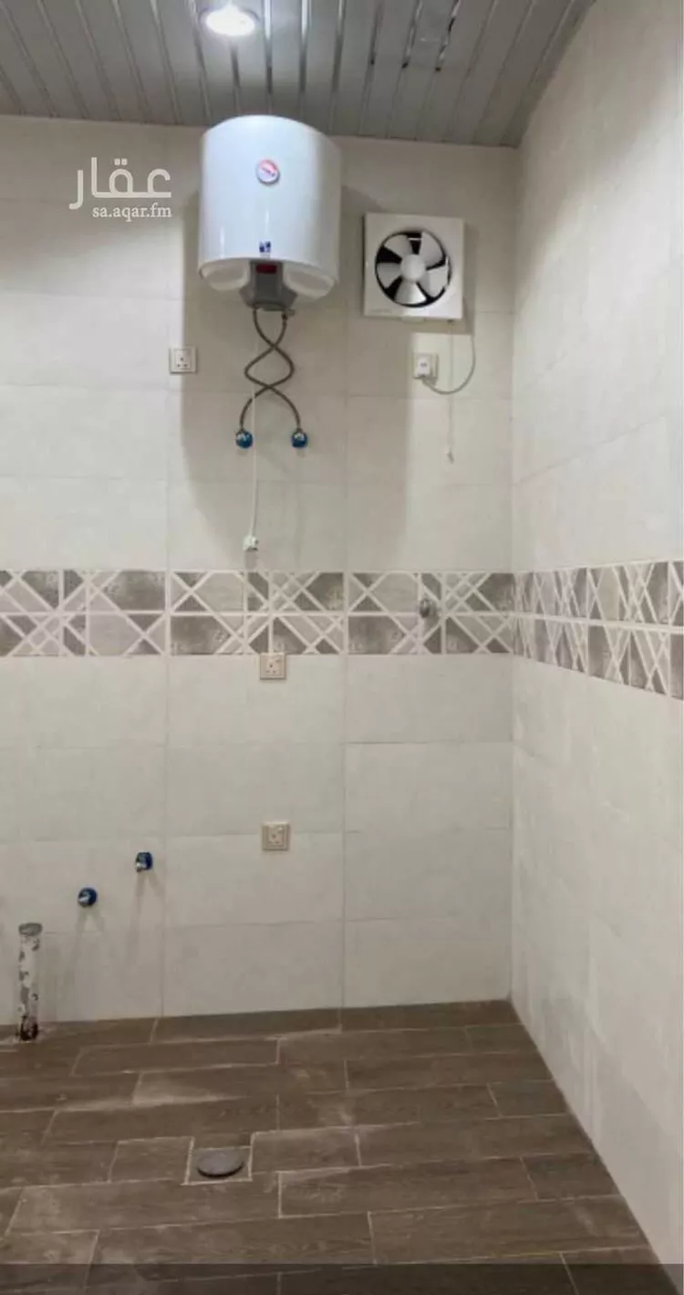 عمارة للإيجار في شارع غباش, حي السوق, مدينة الباحة, منطقة الباحة صورة 3