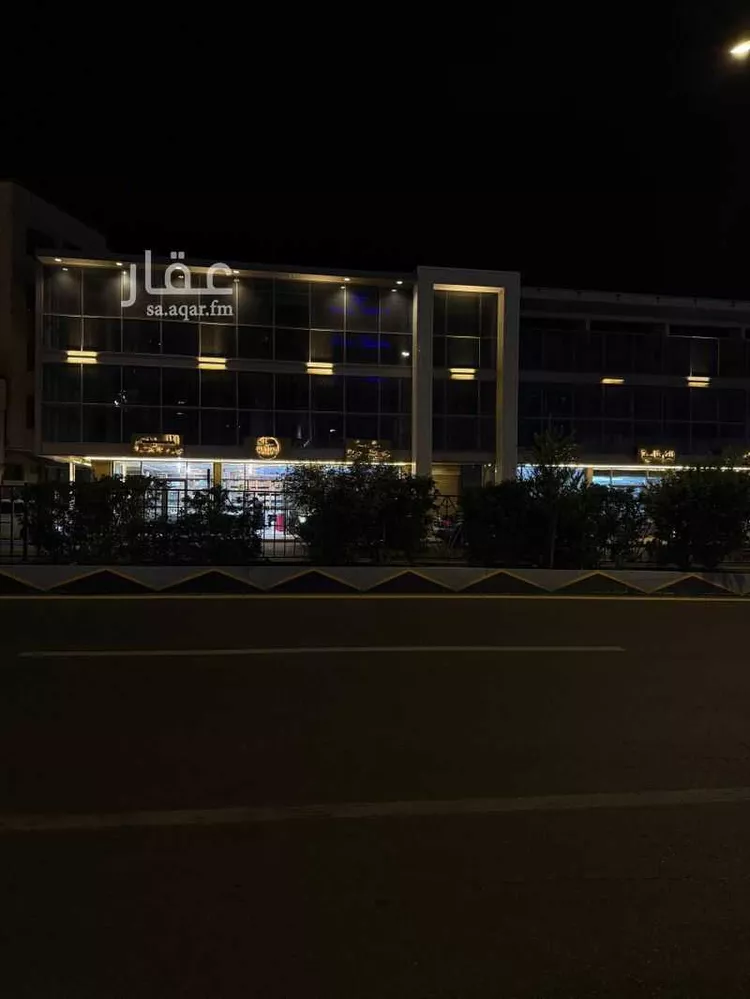 محل للإيجار في شارع طريق الملك عبدالعزيز, حي السوق, مدينة الباحة, منطقة الباحة صورة 2