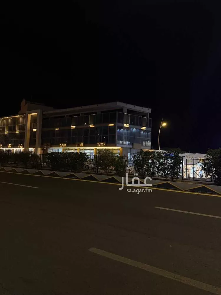 محل للإيجار في شارع طريق الملك عبدالعزيز, حي السوق, مدينة الباحة, منطقة الباحة