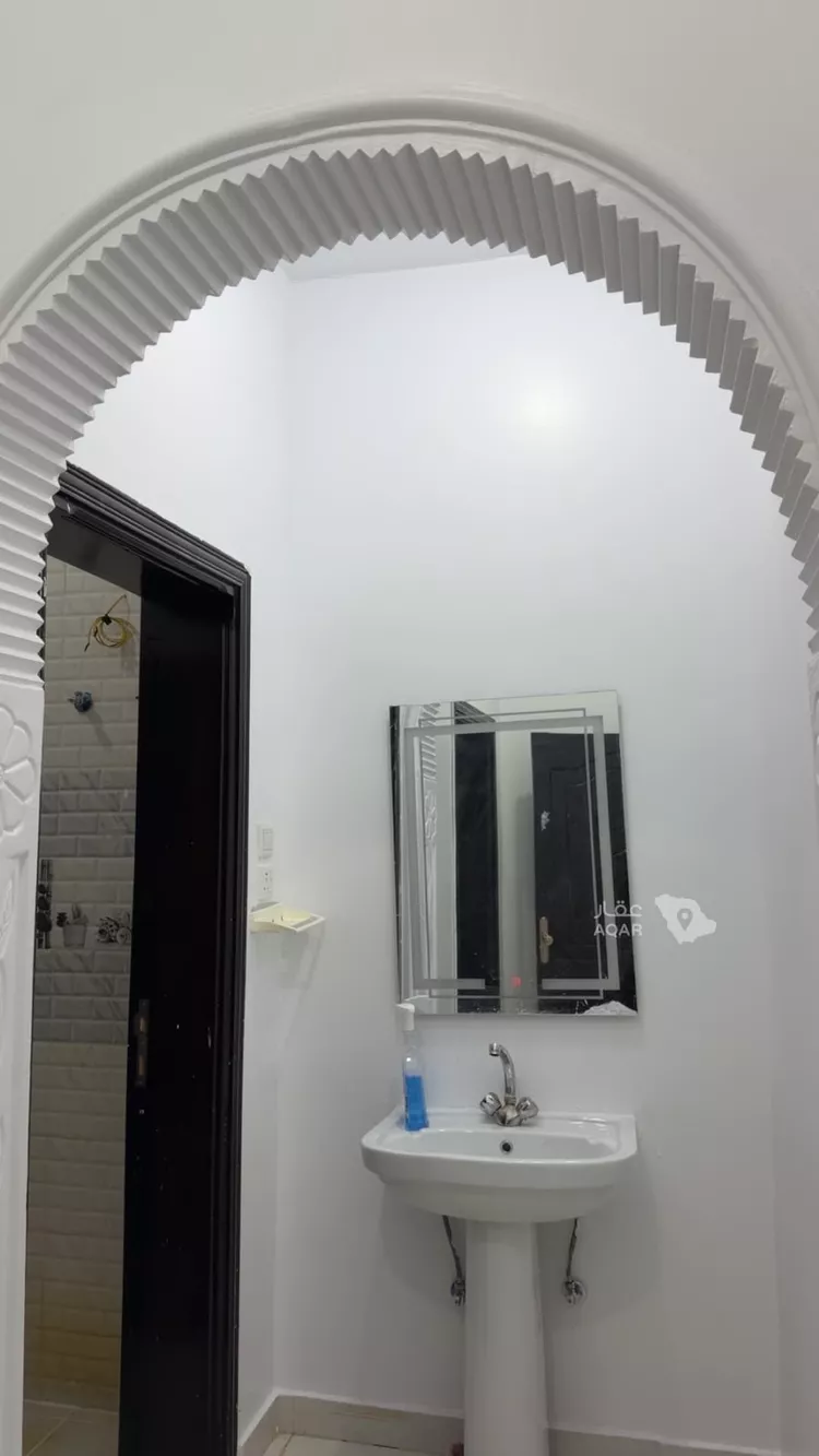 شقة للإيجار في شارع احمد بن سليمان الاسدي ، حي العزيزية ، المدينة المنورة ، منطقة المدينة المنورة 4