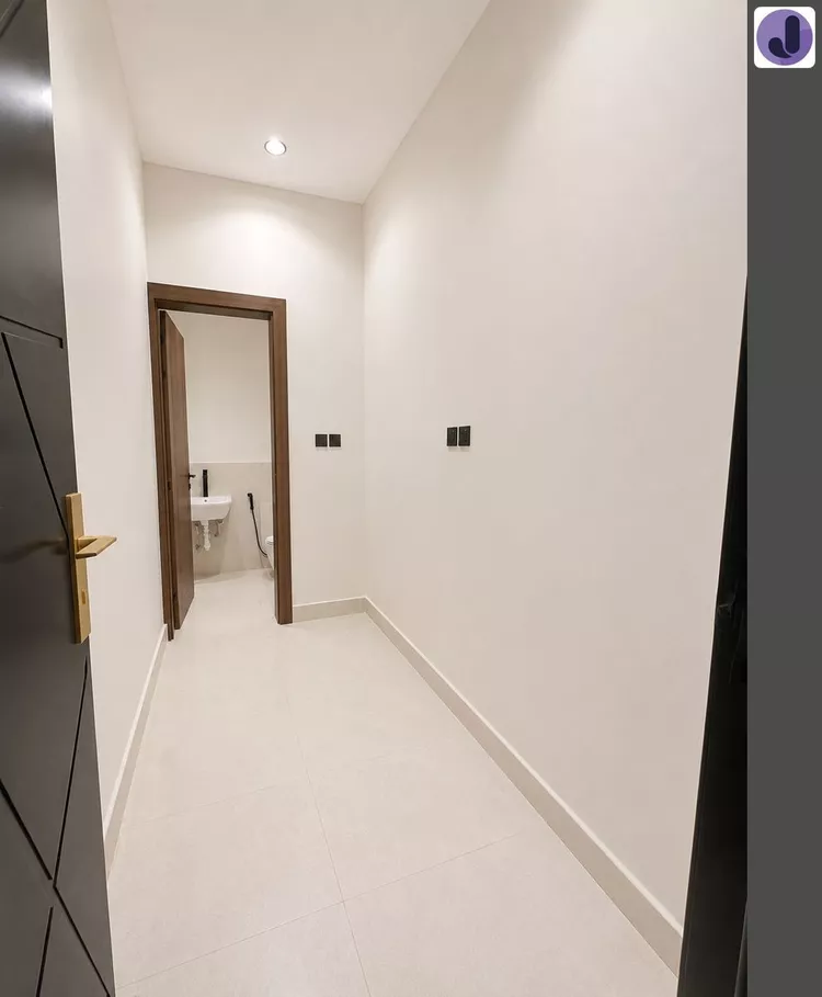 Floor for Sale in Riyadh Al Uraija Al Gharbiyah 25