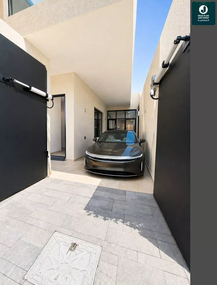 Floor for Sale in Riyadh Az Zahrah 5