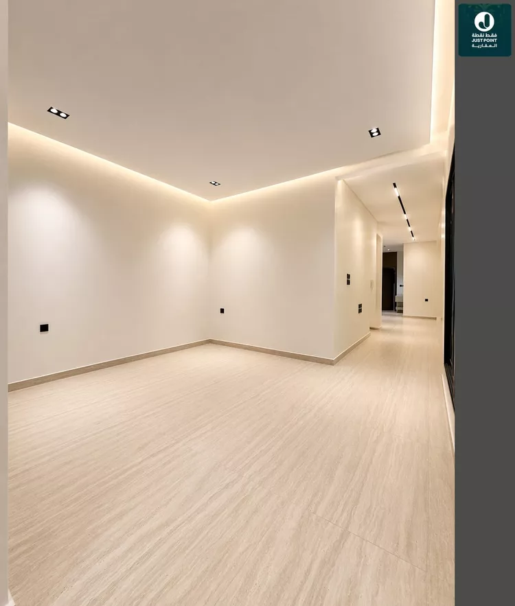 Floor for Sale in Riyadh Az Zahrah 9