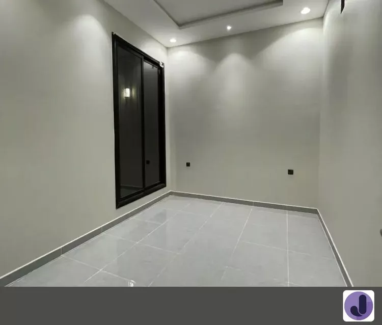 Floor for Sale in Riyadh Al Janadriyah 6