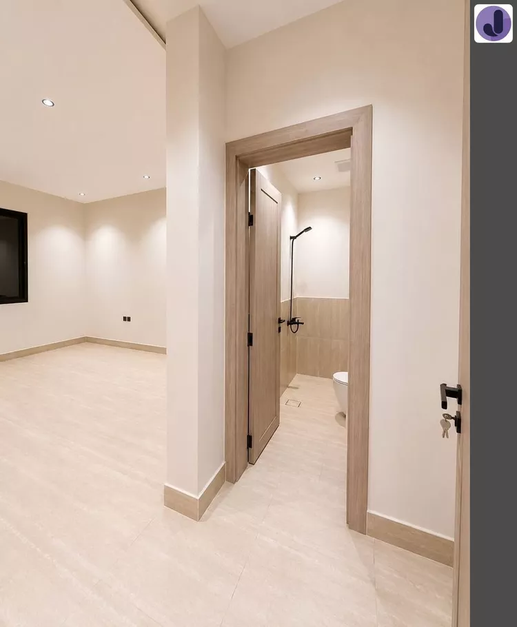 Floor for Sale in Riyadh Al Uraija Al Gharbiyah 11