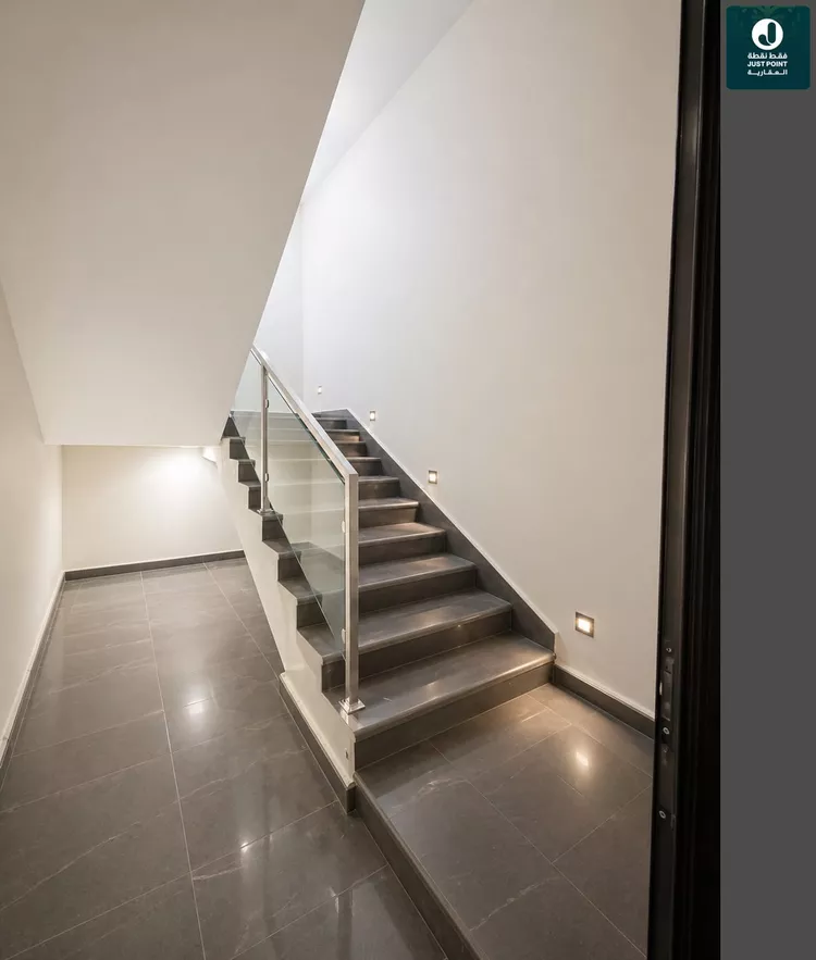 Floor for Sale in Riyadh As Suwaidi Al Gharabi 4