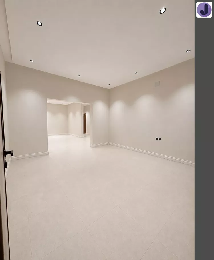 Floor for Sale in Riyadh Al Uraija Al Gharbiyah 7