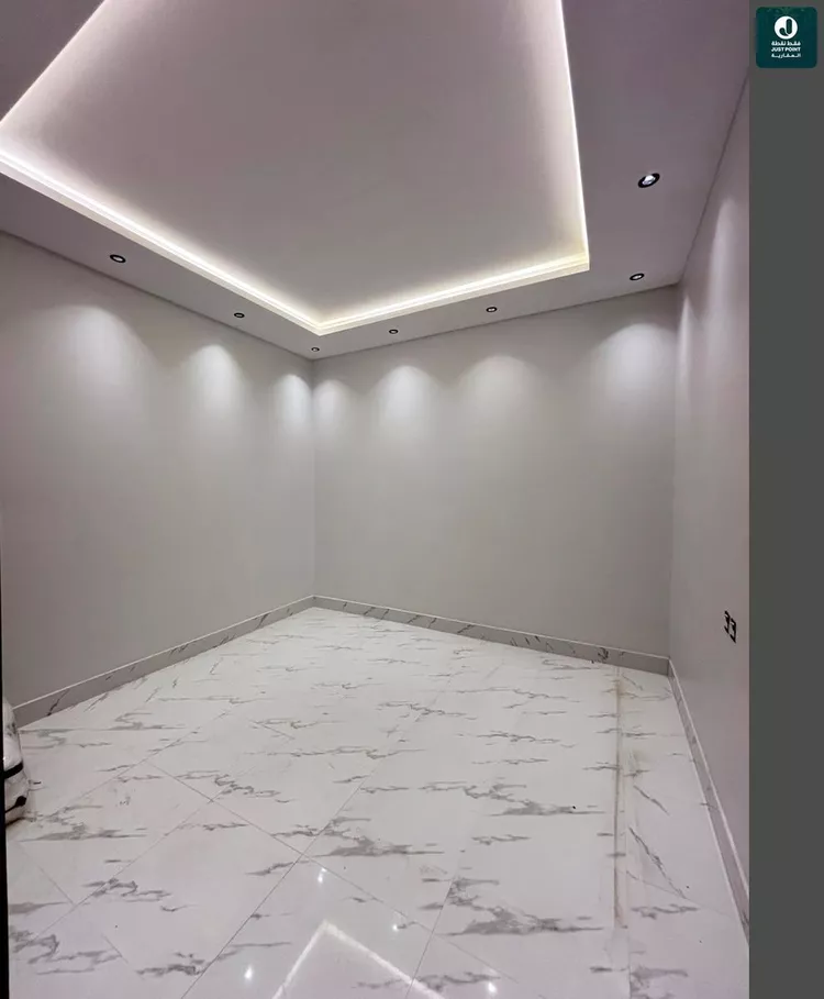 Floor for Sale in Riyadh Okaz 11