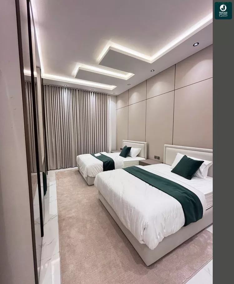 Floor for Sale in Riyadh Okaz 8