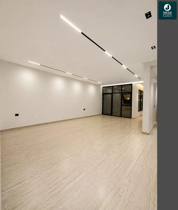 Floor for Sale in Riyadh Az Zahrah 11