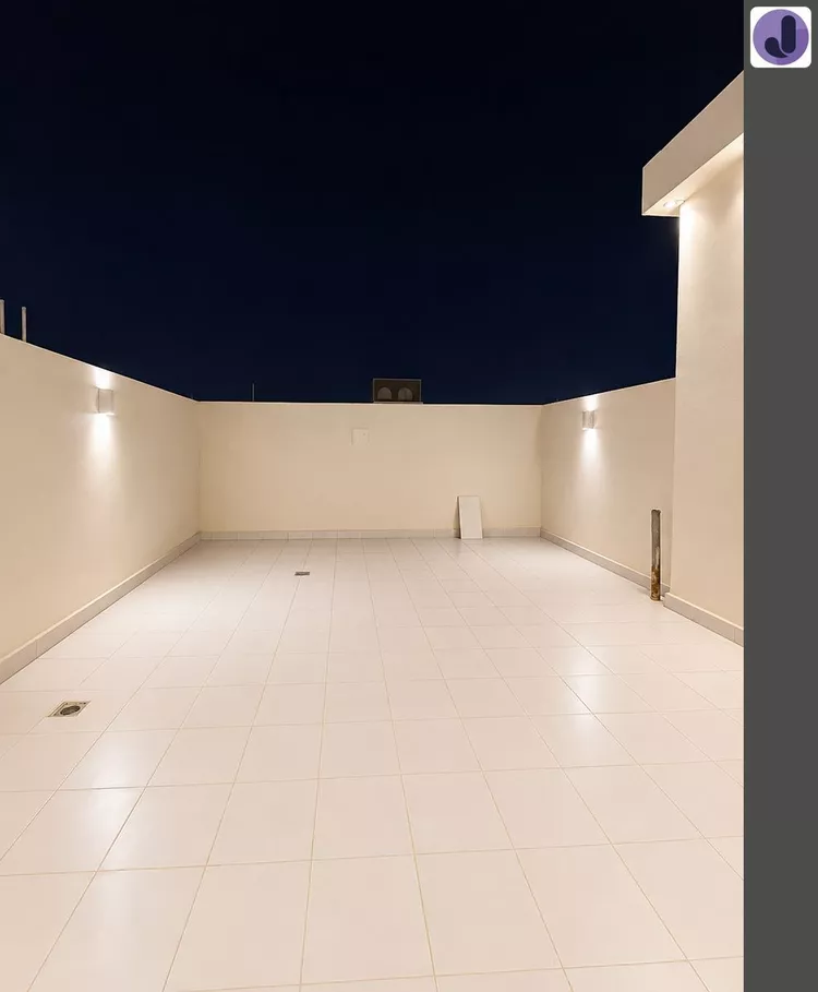 Floor for Sale in Riyadh Badr 14