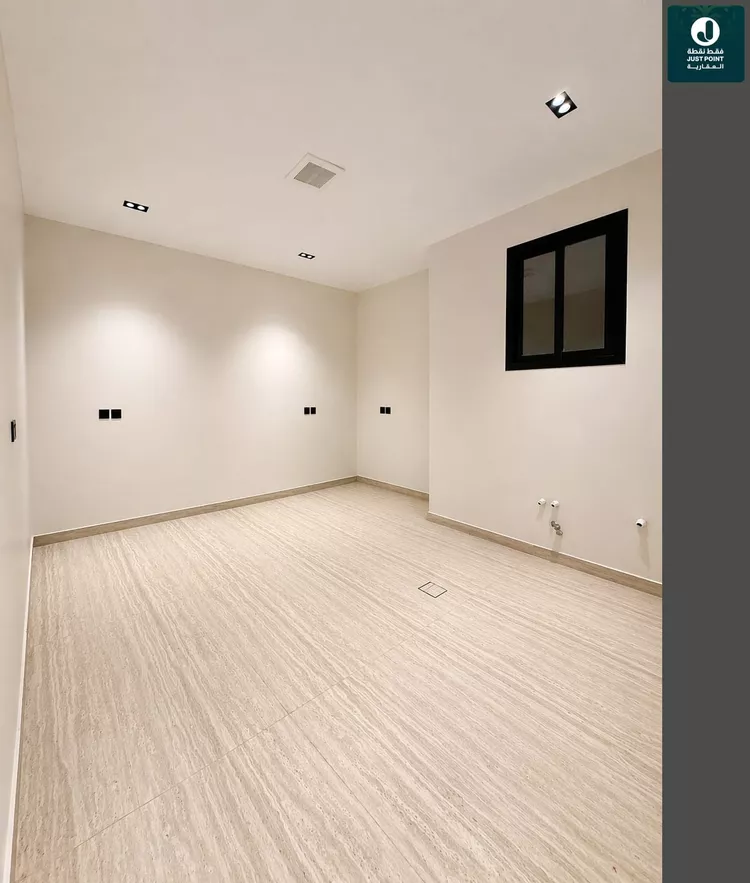 Floor for Sale in Riyadh Az Zahrah 13