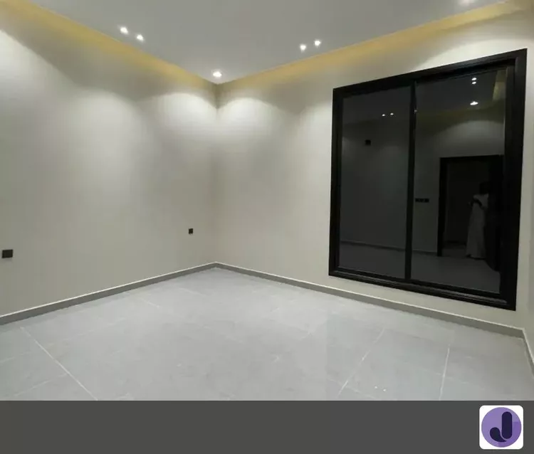 Floor for Sale in Riyadh Al Janadriyah 8