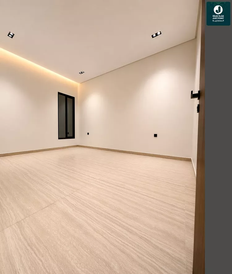Floor for Sale in Riyadh Az Zahrah 19