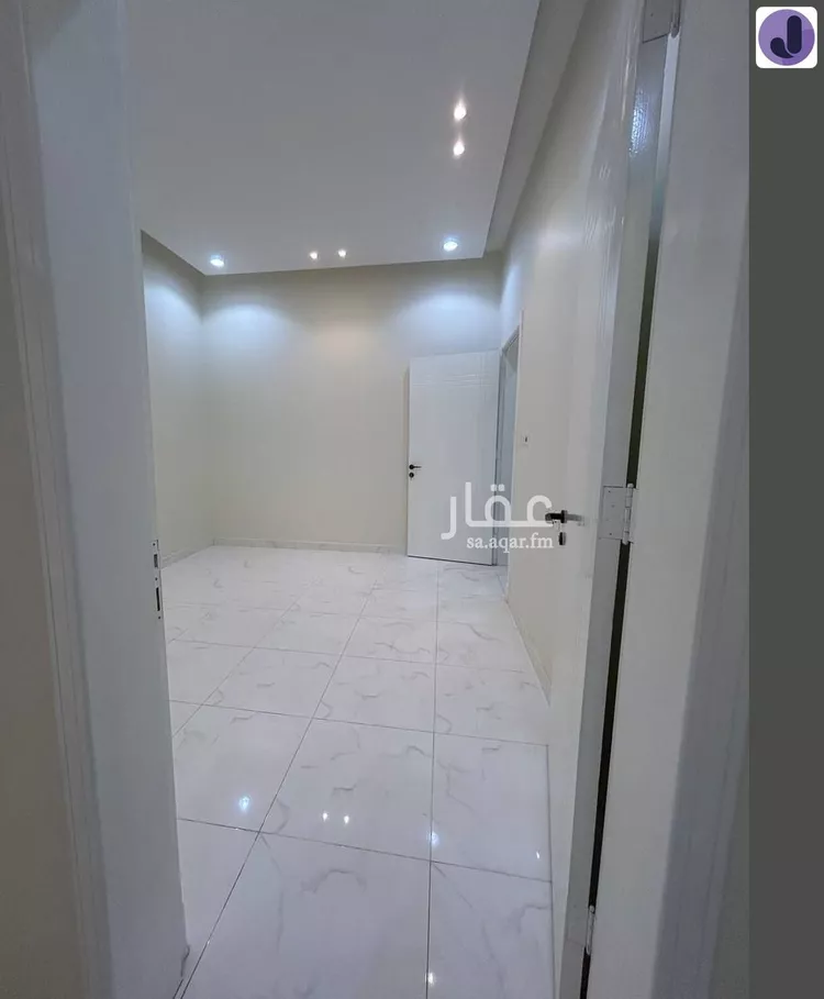 دور للبيع في شارع الحارث بن عبدالرحمن, حي عكاظ, مدينة الرياض, منطقة الرياض صورة 3