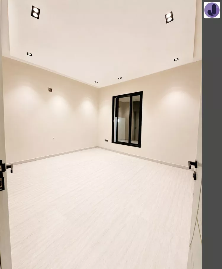 Floor for Sale in Riyadh Badr 6
