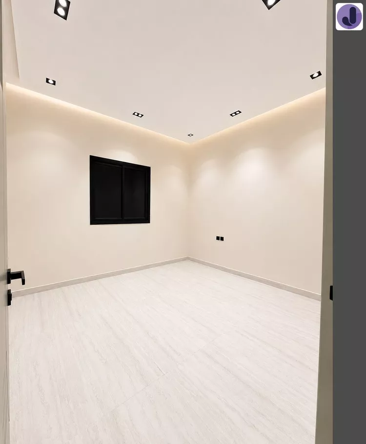 Floor for Sale in Riyadh Badr 8