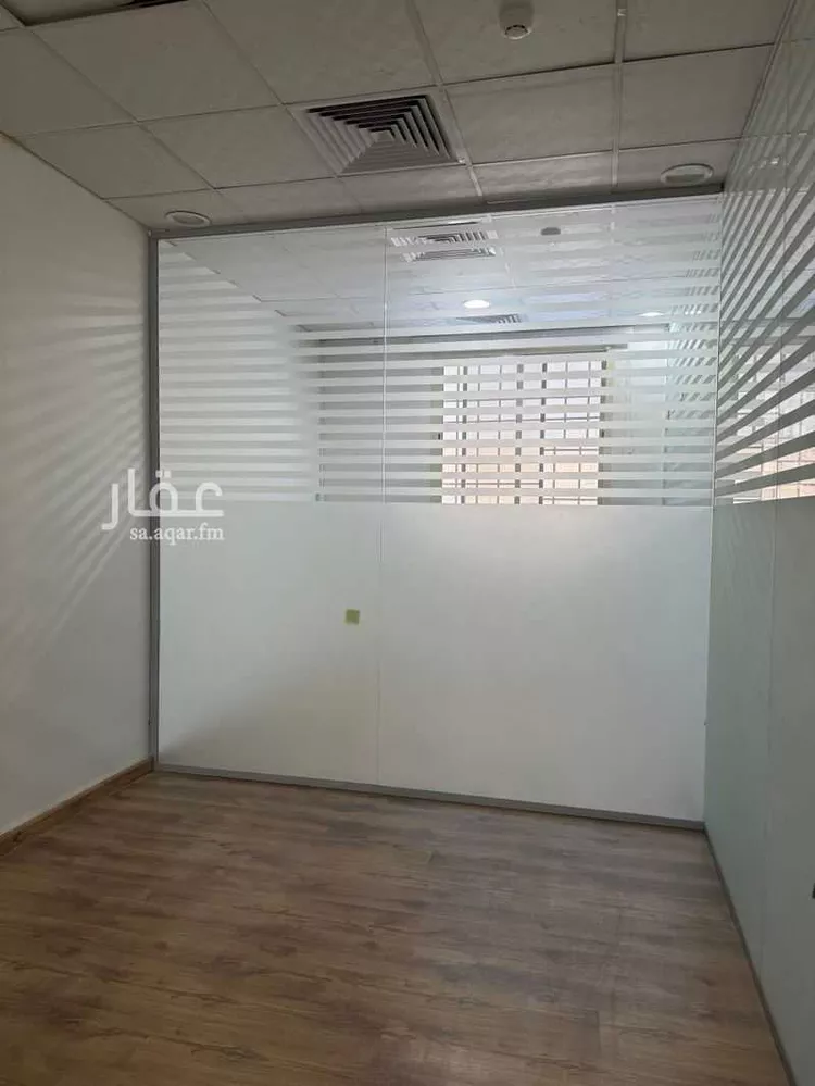 مكتب تجاري للإيجار في شارع انس بن مالك, حي الملقا, مدينة الرياض, منطقة الرياض