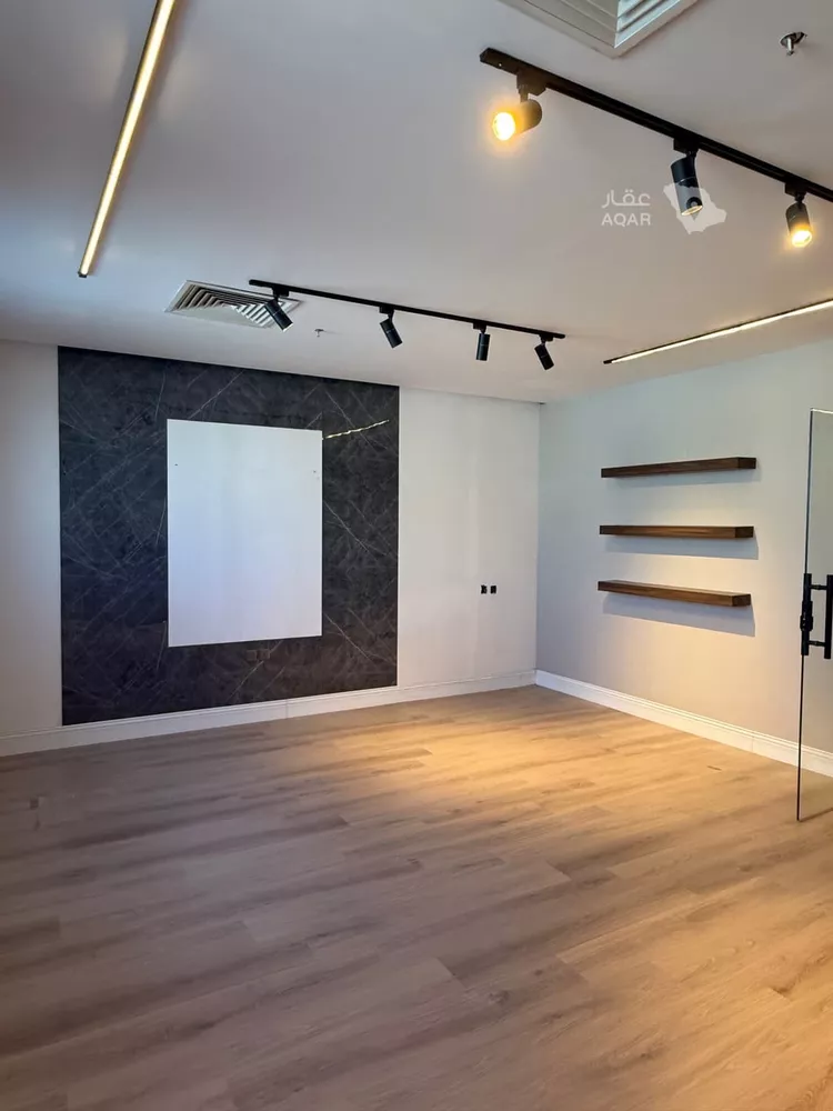 Commercial Office for Rent in Riyadh Al Malqa 8