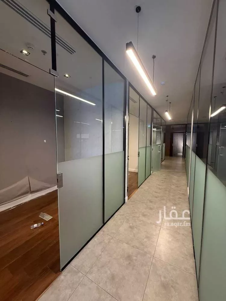 مكتب تجاري للإيجار في شارع انس بن مالك, حي الملقا, مدينة الرياض, منطقة الرياض صورة 2
