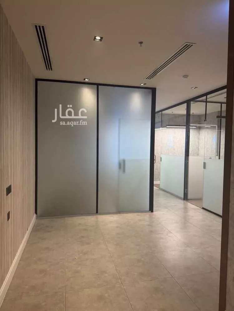 مكتب تجاري للإيجار في شارع انس بن مالك, حي الملقا, مدينة الرياض, منطقة الرياض صورة 3