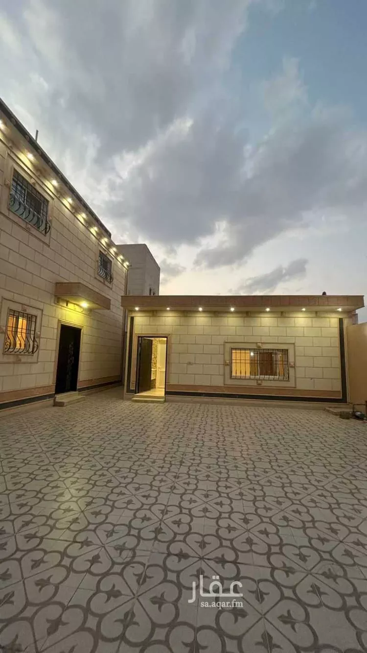 فيلا للبيع في شارع الحسينيه, حي الملك عبدالله, مدينة المجمعة, منطقة الرياض