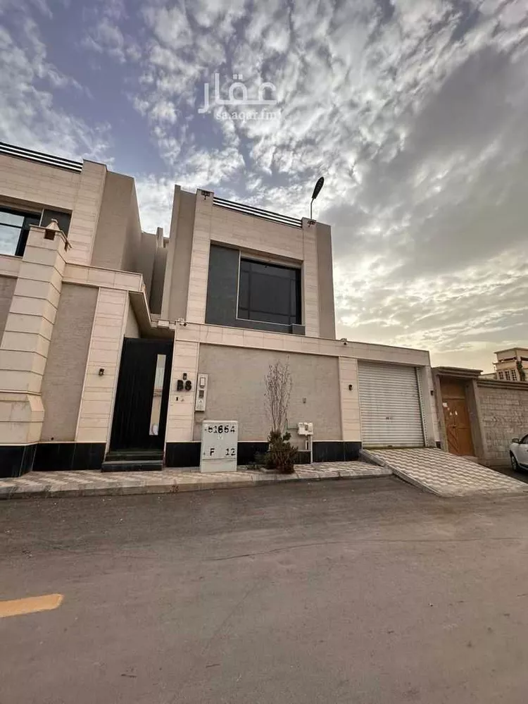 فيلا للبيع في شارع أحمد الدارميّ, حي العريجاء الغربي, مدينة الرياض, منطقة الرياض