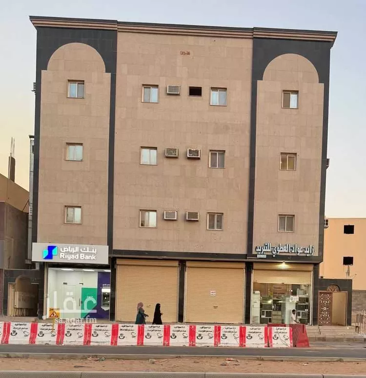 عمارة للبيع في شارع عمر بن الخطاب ، حي القادسية ، تبوك ، منطقة تبوك