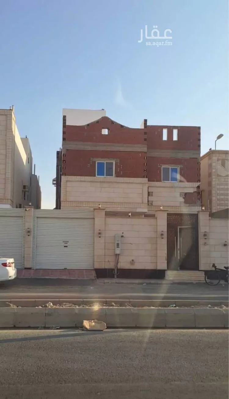 Building for Sale in Jeddah Al Qryniah